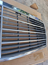Load image into Gallery viewer, 91-99 Mercedes Benz W140 OEM grille 1408800583
