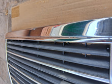 Load image into Gallery viewer, 91-99 Mercedes Benz W140 OEM grille 1408800583
