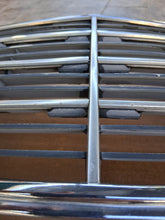Load image into Gallery viewer, 91-99 Mercedes Benz W140 OEM grille 1408800583
