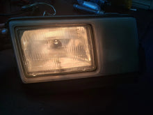 Load image into Gallery viewer, 86-93 Mercedes Benz W201 OEM headlight, RIGHT
