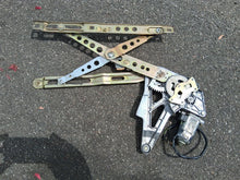 Load image into Gallery viewer, 77-86 Mercedes Benz C123 front Right Door Window Regulator 1267026465
