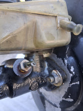 Load image into Gallery viewer, Mercedes Benz W123 brake booster, slave cylinder and reservoir
