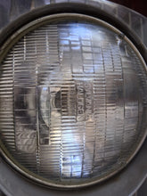 Load image into Gallery viewer, 76-86 Mercedes Benz W123 right side headlight BOSCH 1305543067
