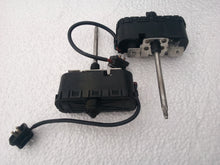 Load image into Gallery viewer, 91-99 Mercedes Benz W140 headlight viper motors, pair. Tested OK
