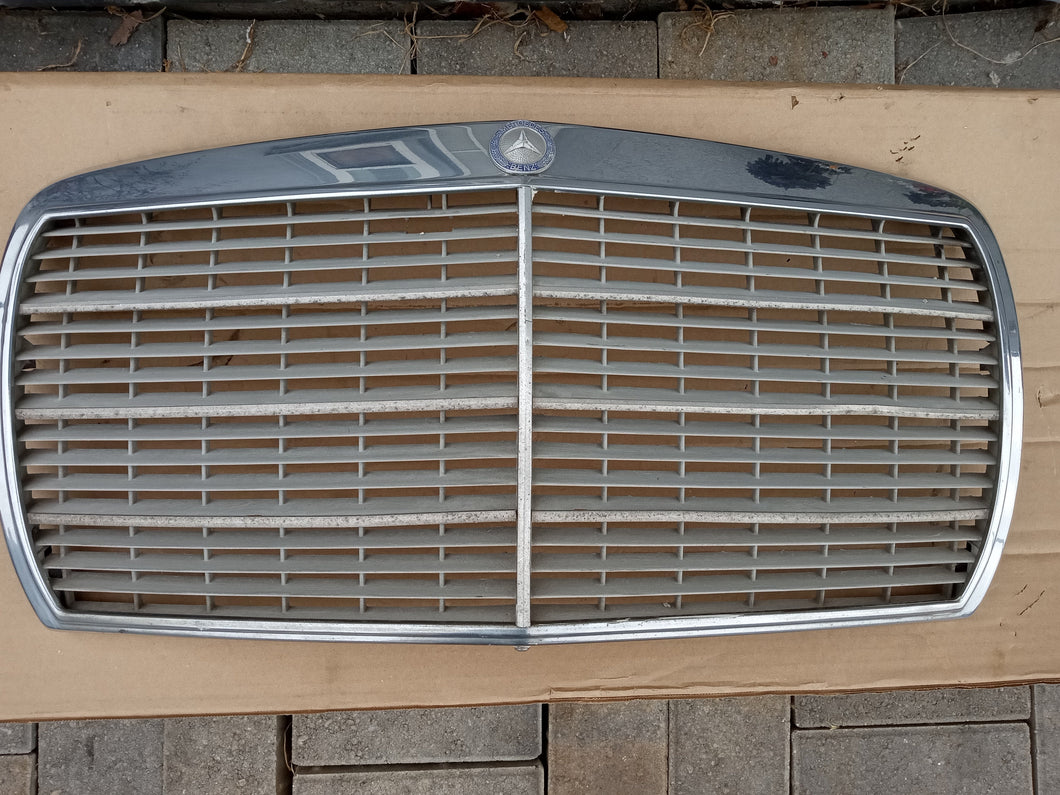 77-85 Mercedes W123 front grille OEM 1238800923