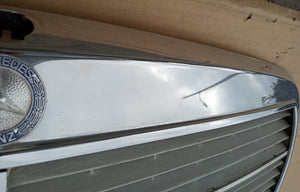 77-85 Mercedes W123 front grille OEM 1238800923