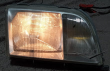 Load image into Gallery viewer, 91-95 Mercedes Benz W140 S-class OEM Bosch headlight
