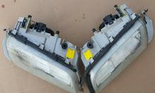 Load image into Gallery viewer, 97-99 Mercedes Benz W202 C class pair of OEM headlights, BOSCH
